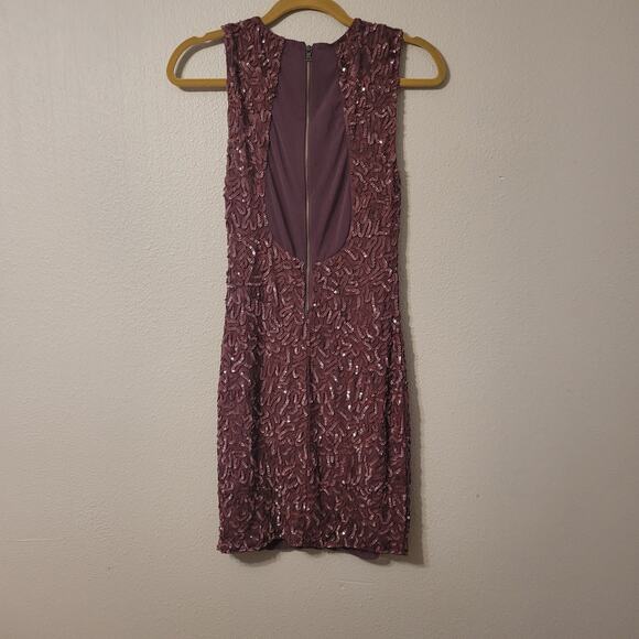 Alice + Olivia Sequined Sheath Dress, Womens 0 Berry ‎ Stretch Sparkly Evening - Picture 2 of 10